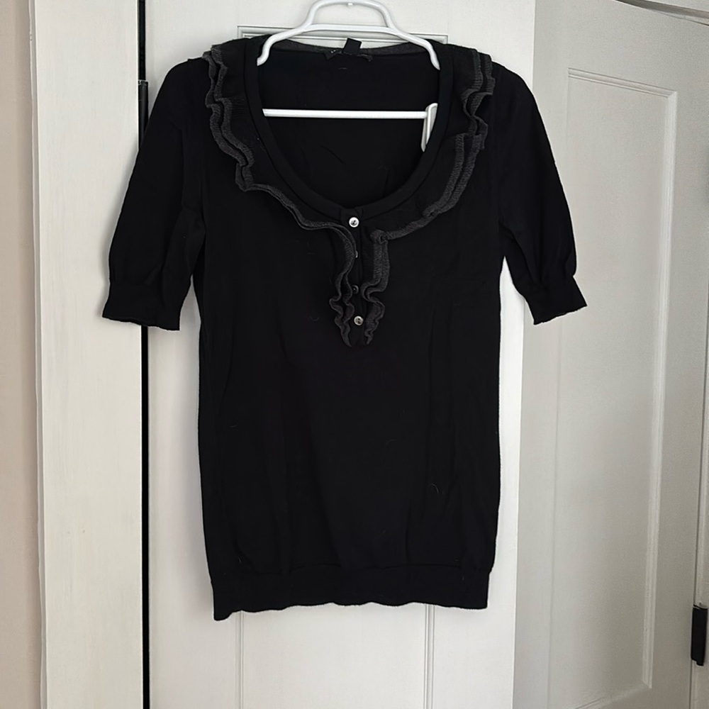 Banana Republic < short sleeve sweater